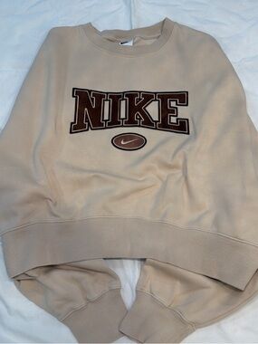 nike beige crewneck sweatshirt oversized neutral clean girl streetwear y2k